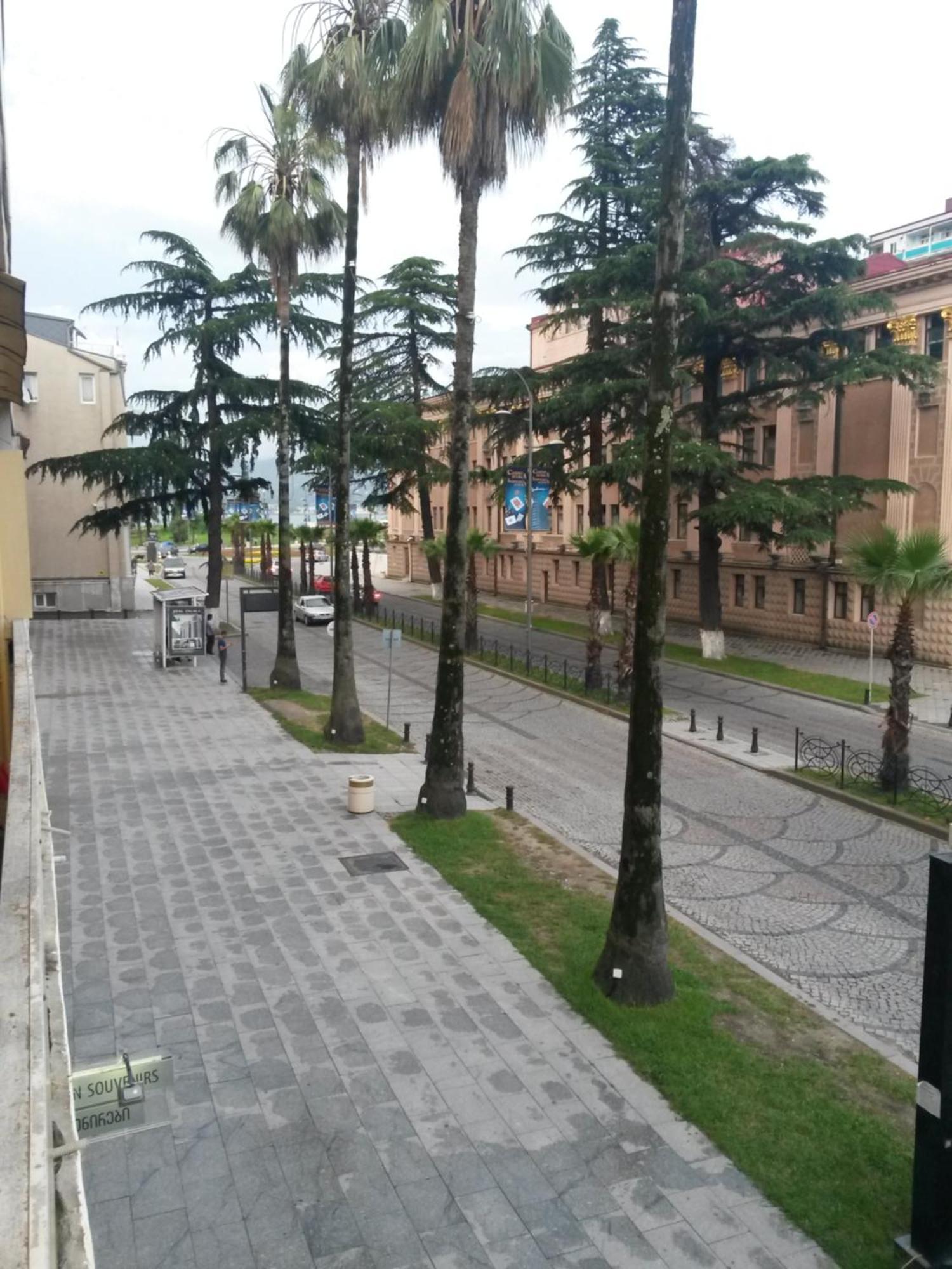 Appartamento View Of The Tower Of Alphabet Batumi Esterno foto